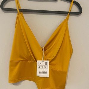 Size small (s) Zara crop dressy , new with tag